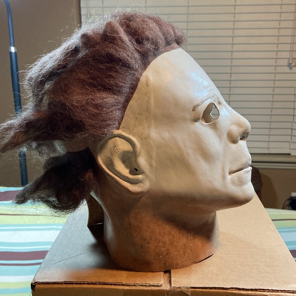 Halloween Mask by Trick or Treat Studios Brand. - Picture 5 of 8